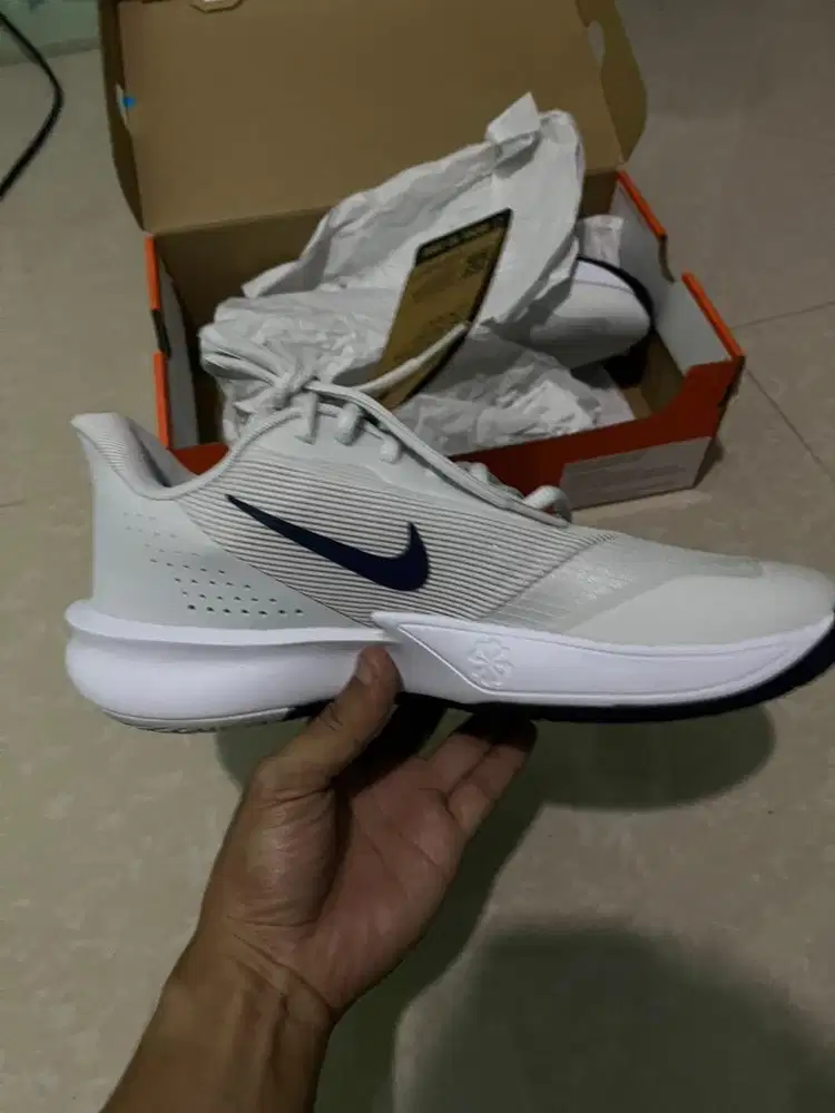 Nike Sepatu Pria Precision 7 Basketball - Size 42