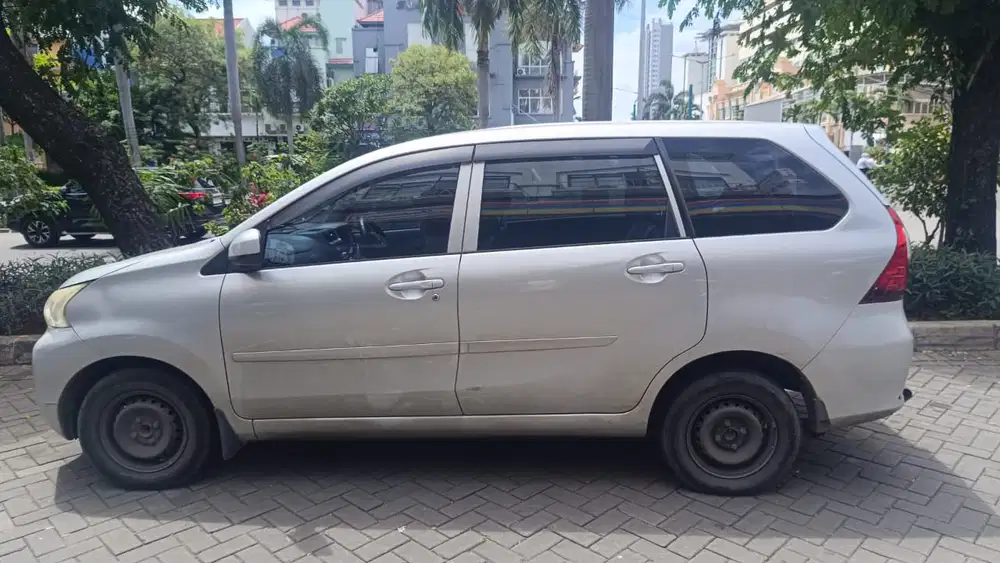 Xenia 2017 tangan pertama dari baru