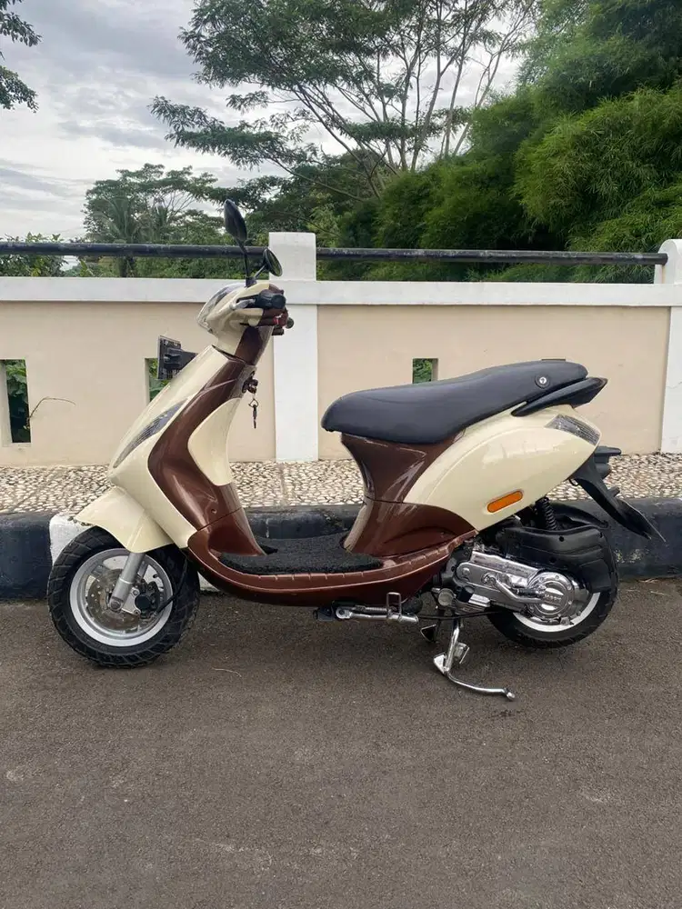 JUAL PIAGGIO ZIP 2011 SUPER MULUS!