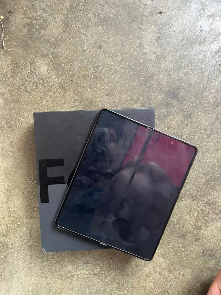 Samsung z fold 4 12/512 gb sein