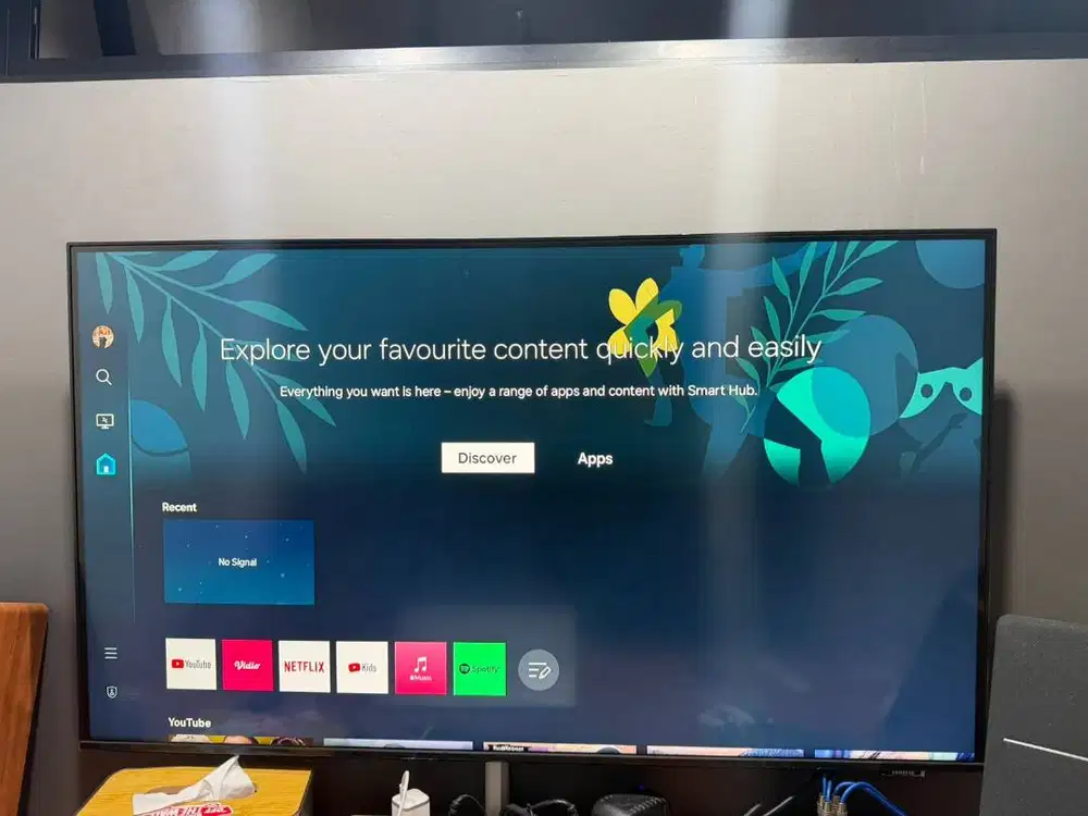 Mulus Smart Monitor Samsung M7 43 Inch 4K UHD