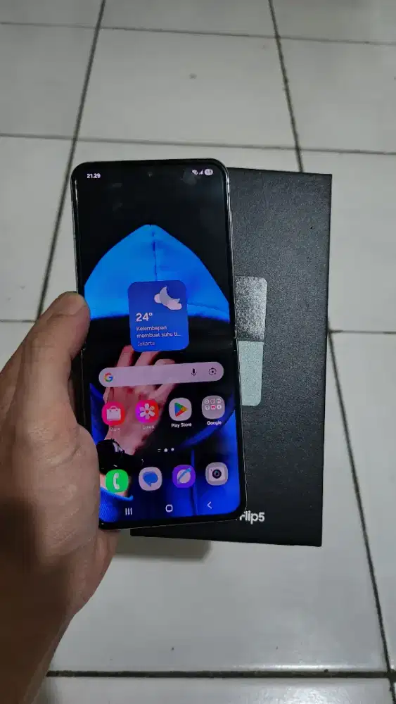 Samsung Z Flip 5 512GB Mint Mulus 90% Minus Tompel