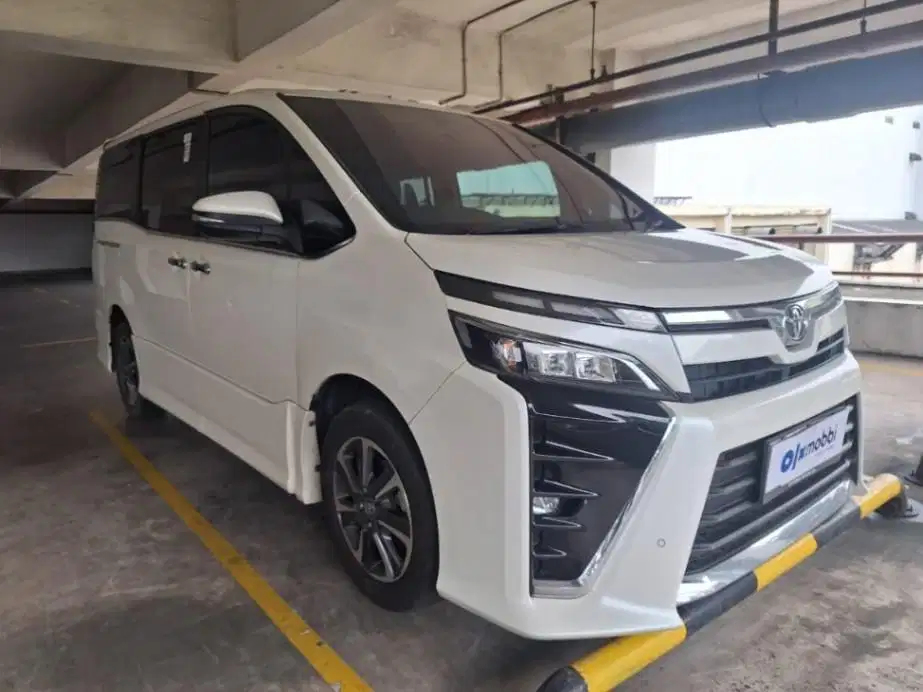 DP RENDAH Toyota Voxy 2.0 Bensin-AT 2020 NZKS
