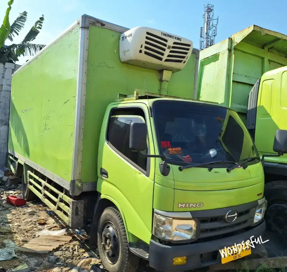 Hino Dutro 130HDLong Box AC Frezer Thermoking 5.7m Beku  Colt Diesel