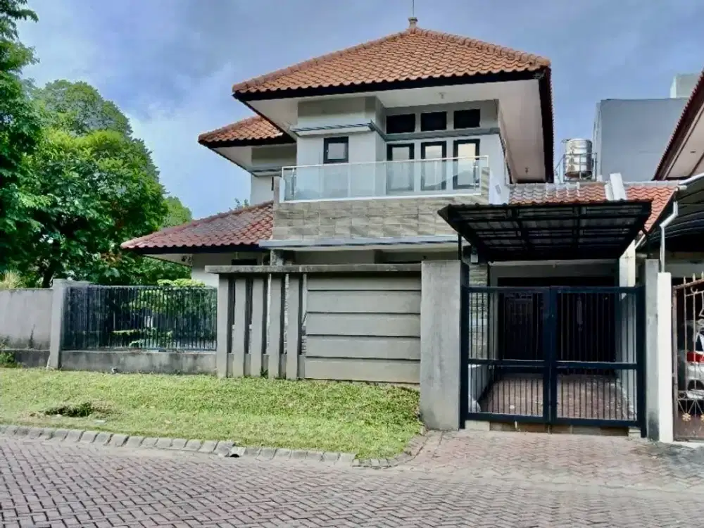 JUAL SEWA RUMAH HOOK GRAHA FAMILI FULL FURNISH DEKAT CLUB HOUSE