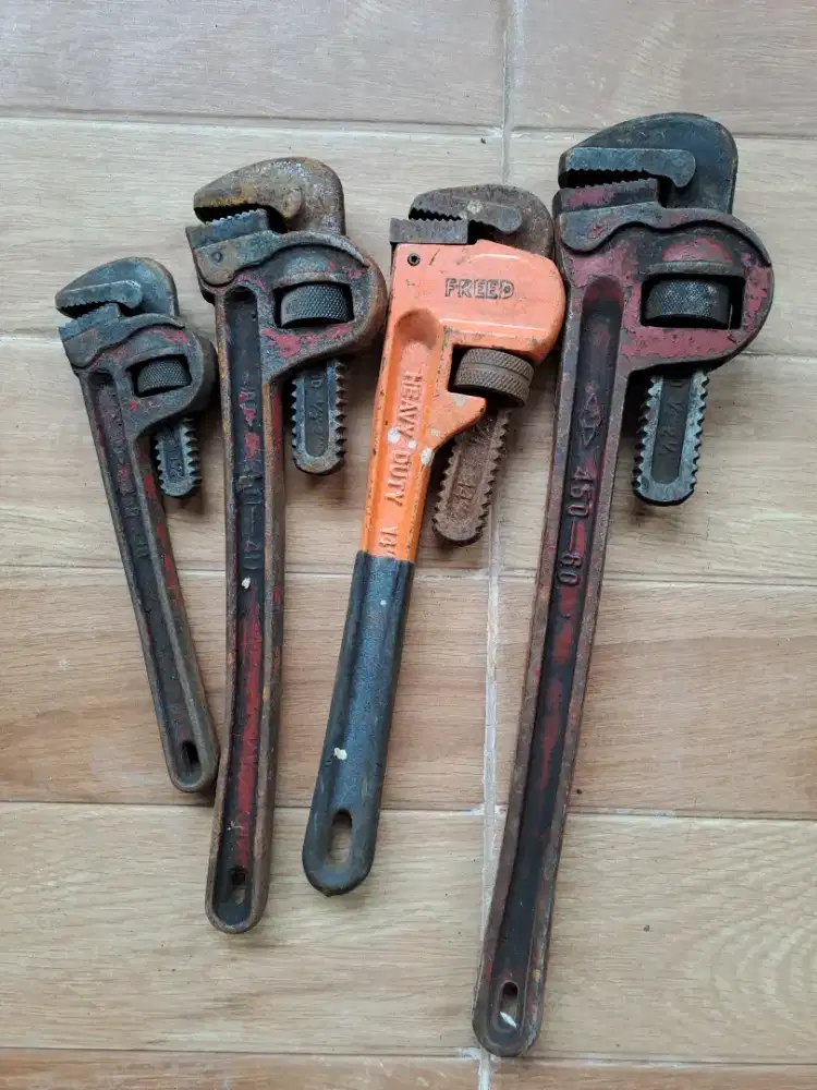 Kunci pipa / kunci F