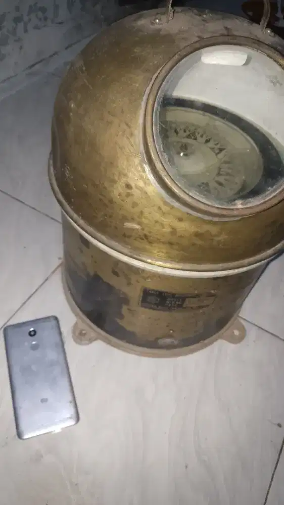 Barang antik , kompas kapal