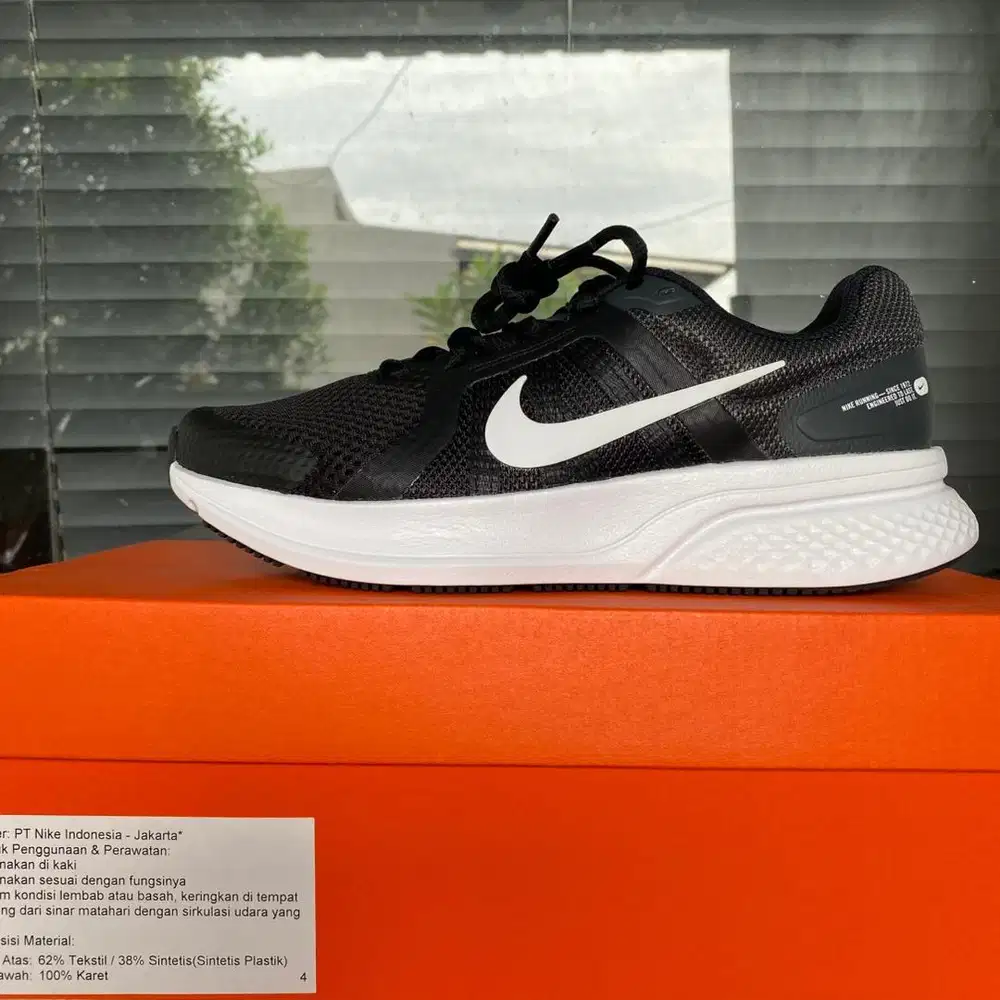 Sepatu Running Nike Women's Run Swift 2 Black