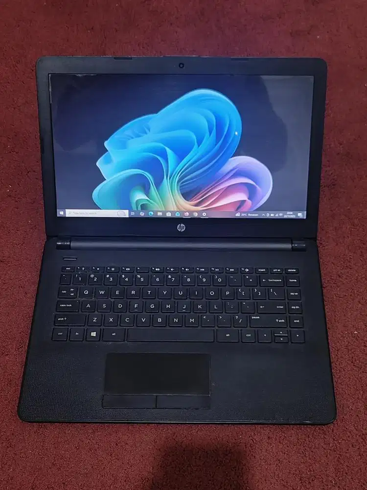 Laptop HP 14 AMD A9-9420 / 8GB / SSD 128GB / Layar 14 / Normal