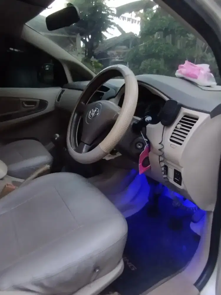 Kijang innova th.2006 tipe G manual