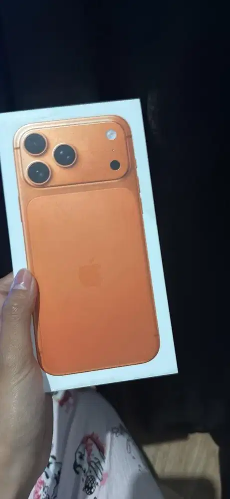 Iphone 17 promax 1tb orange