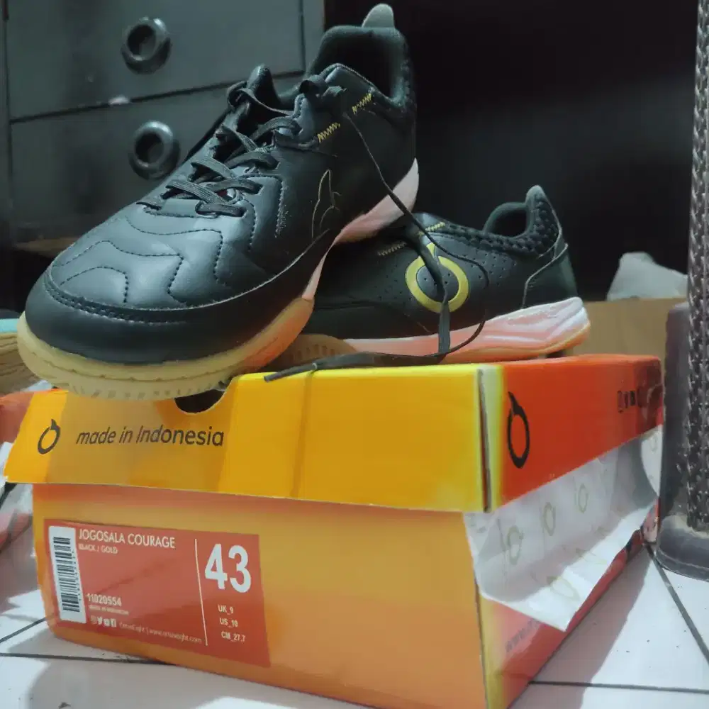 Sepatu Futsal Jogosala Courage size 43