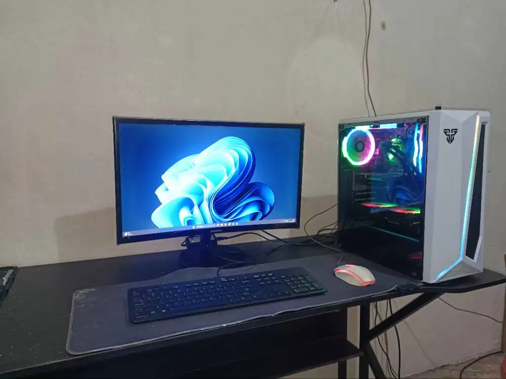 PC Monitor - i5 9400f | GT 1030 | RAM 16GB | Samsung Curve 24in