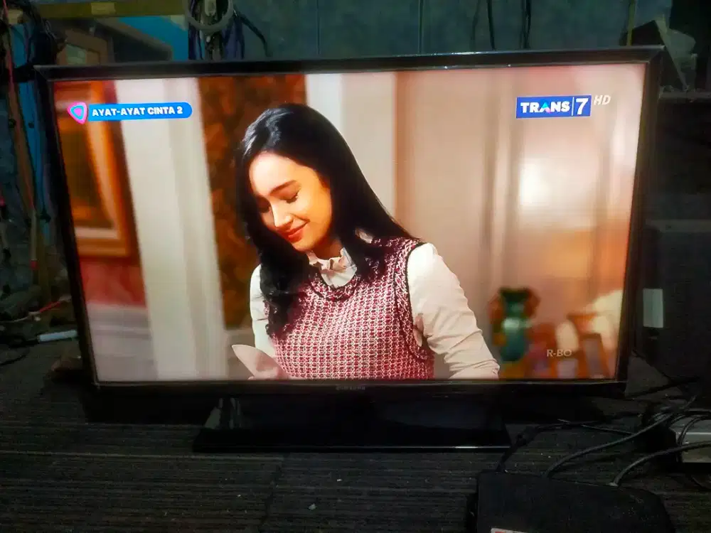 JUAL TV LED  Samsung  plus stb 32 inch kondisi no minus normal