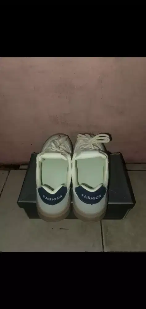 Dijual sepatu merk cani