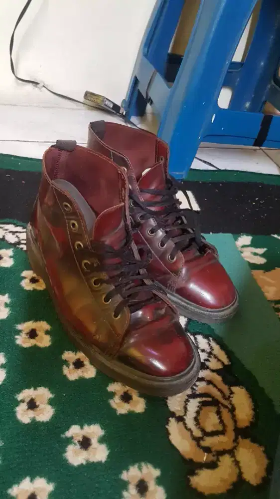Dr martens red cherry