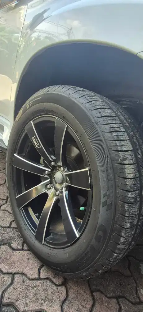 ​Jual 4 set Ban: GT Radial Savero + Velg MW Wheels: 285/50 R20