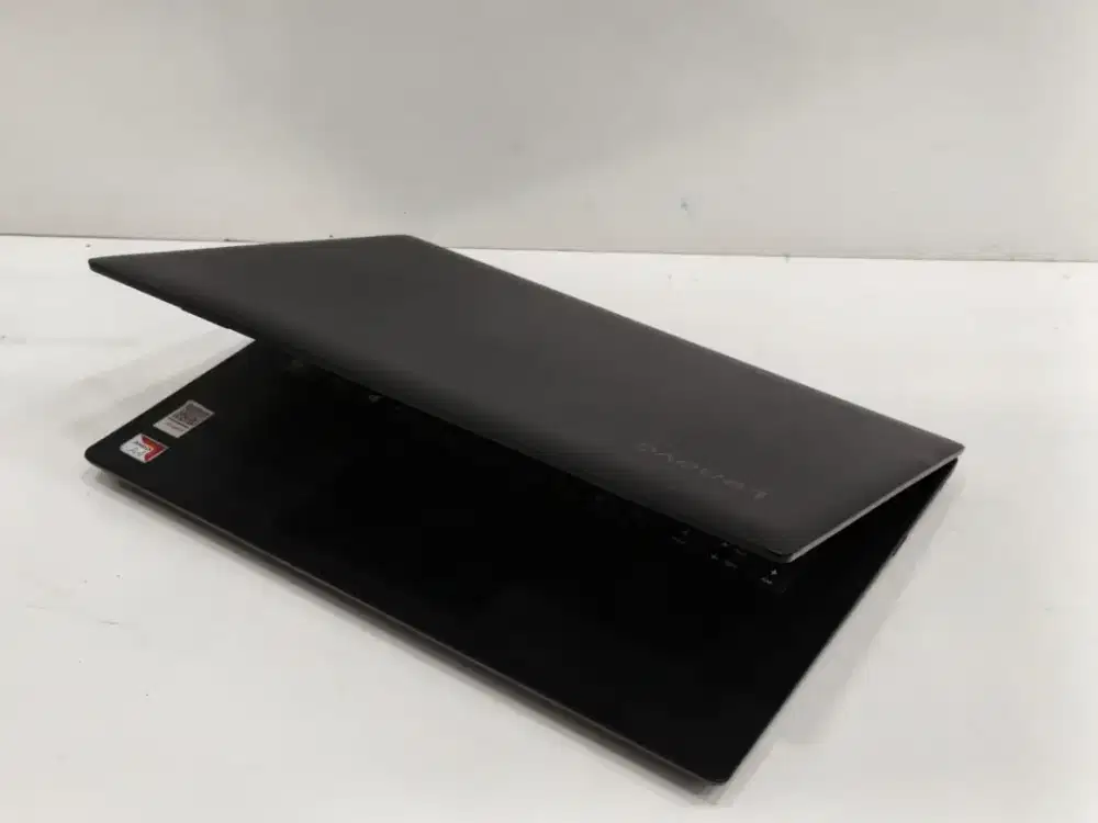 Laptop :Lenovo Ideaped 130-14AST