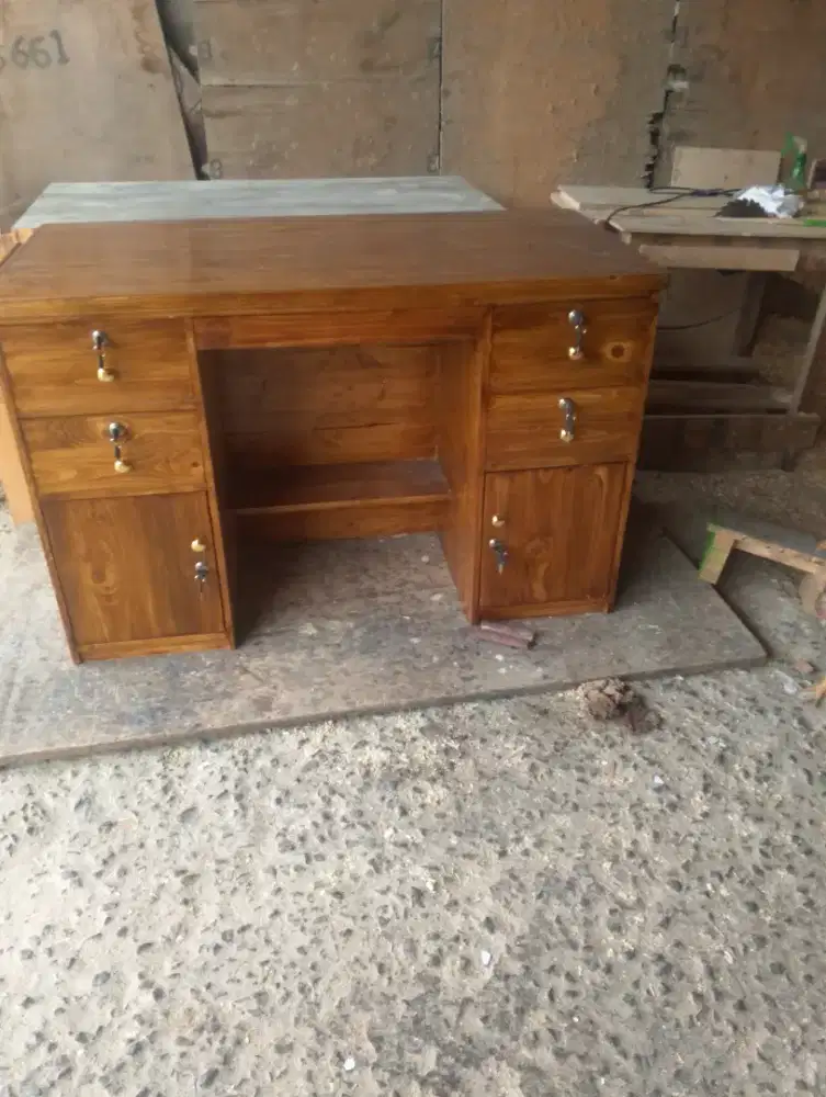 Maja kanto / meja kerja