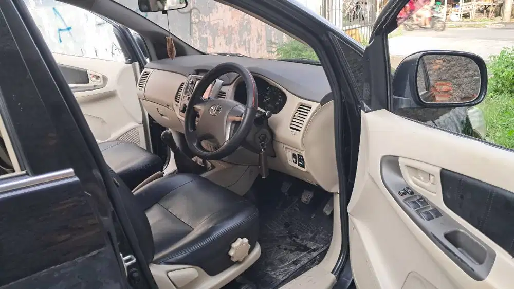 Kijang Innova AT 2013 milik sendiri