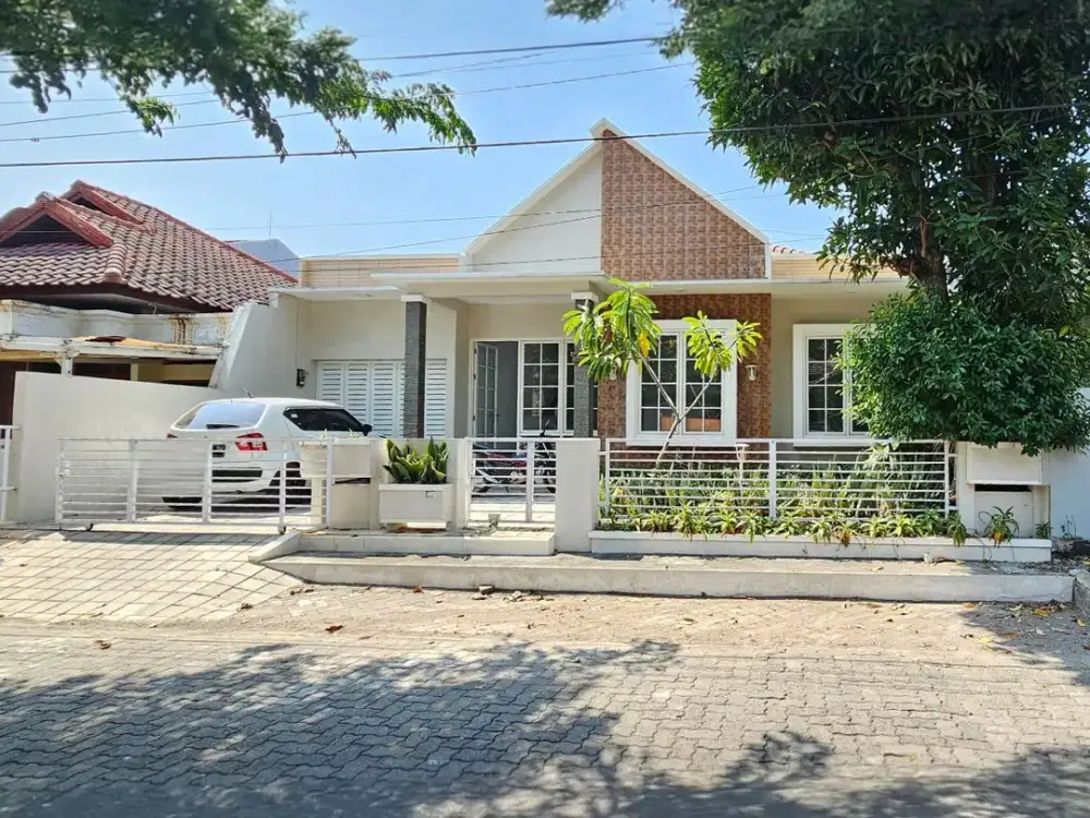 Rumah bagus di puri anjasmoro dekat bandara ahmad yani dan binus school