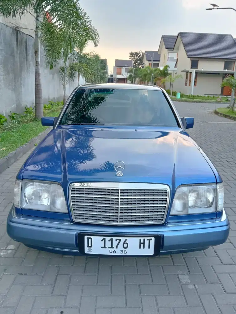 Mercedes-Benz E220 1994 Bensin