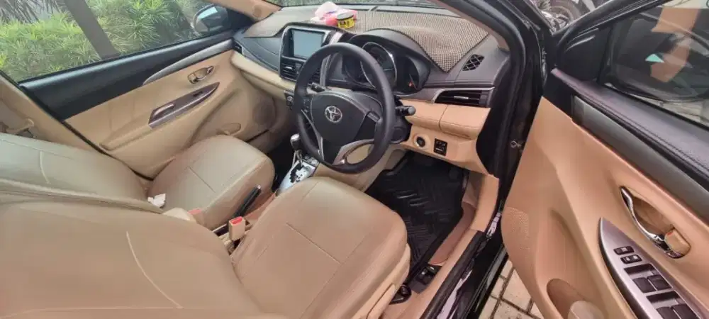 Toyota Vios tipe G 1.5 hitam