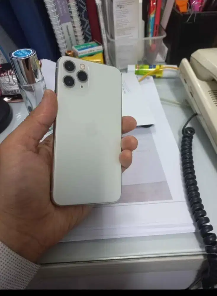 Iphone 11 pro like new
