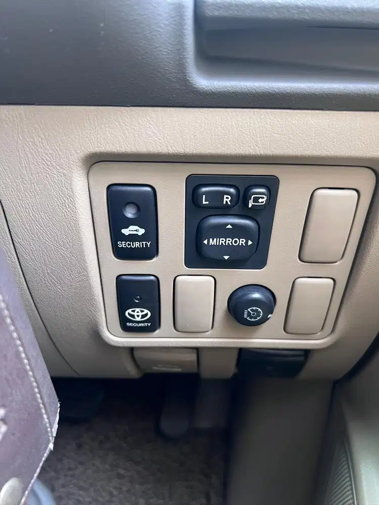 Toyota Fortuner G AT 2012 Diesel