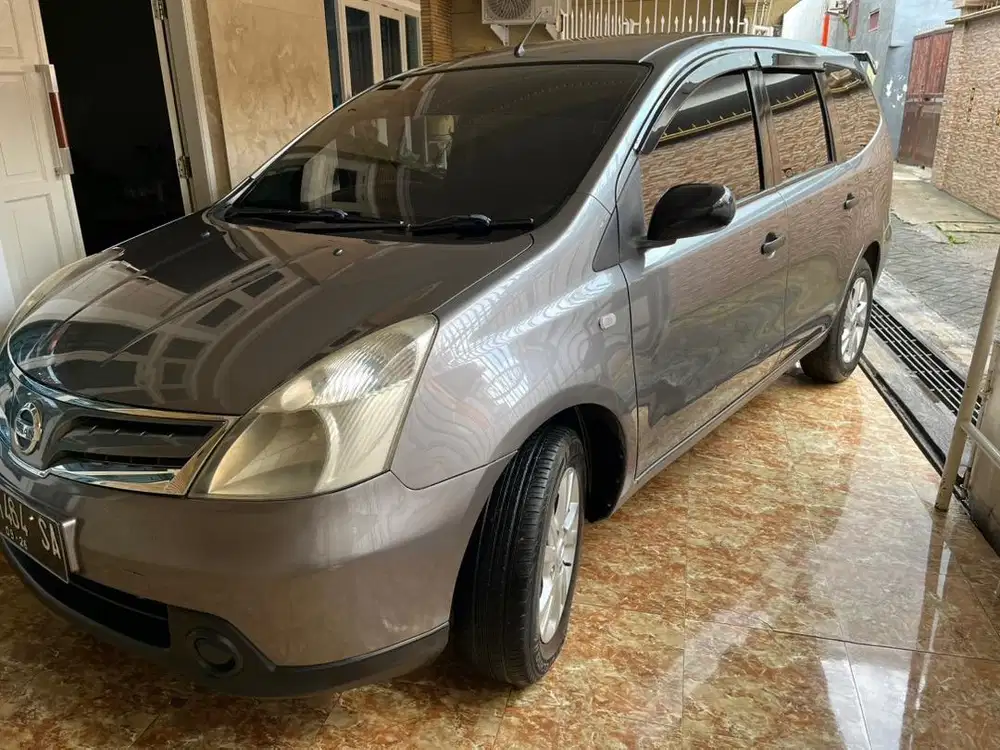 Nissan grand Livina type SV metic thn 2011