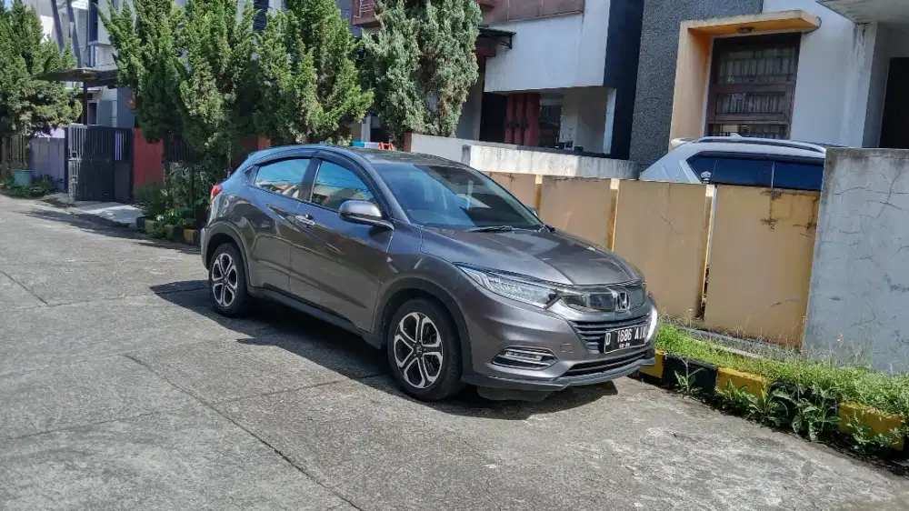 Honda hrv 2021 E spesial Edition dp mini