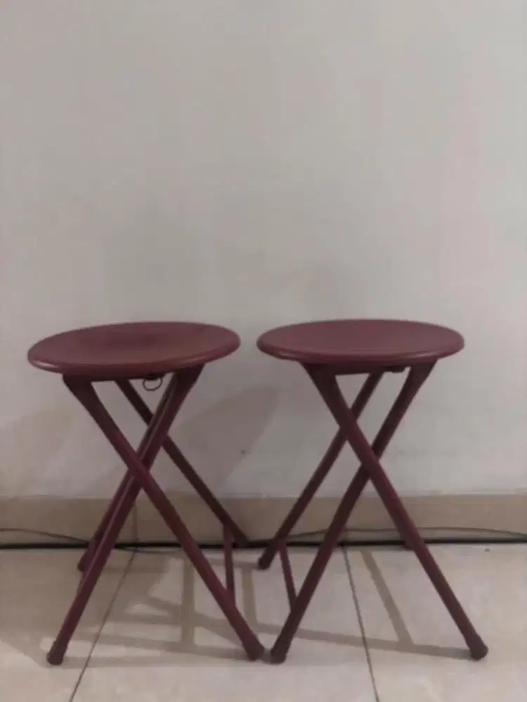 Kursi Lipat Merah (2 pcs)