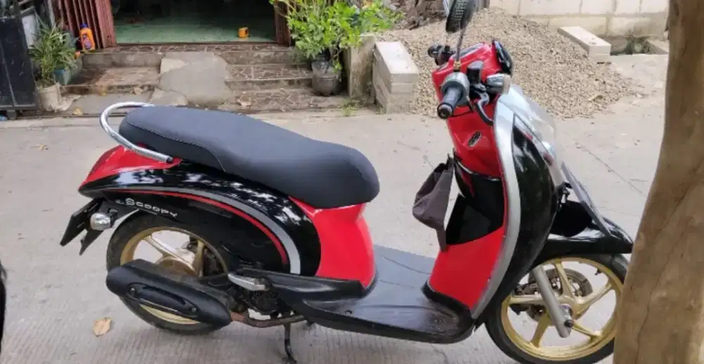 Menjual motor bekas scopy tahun 2012