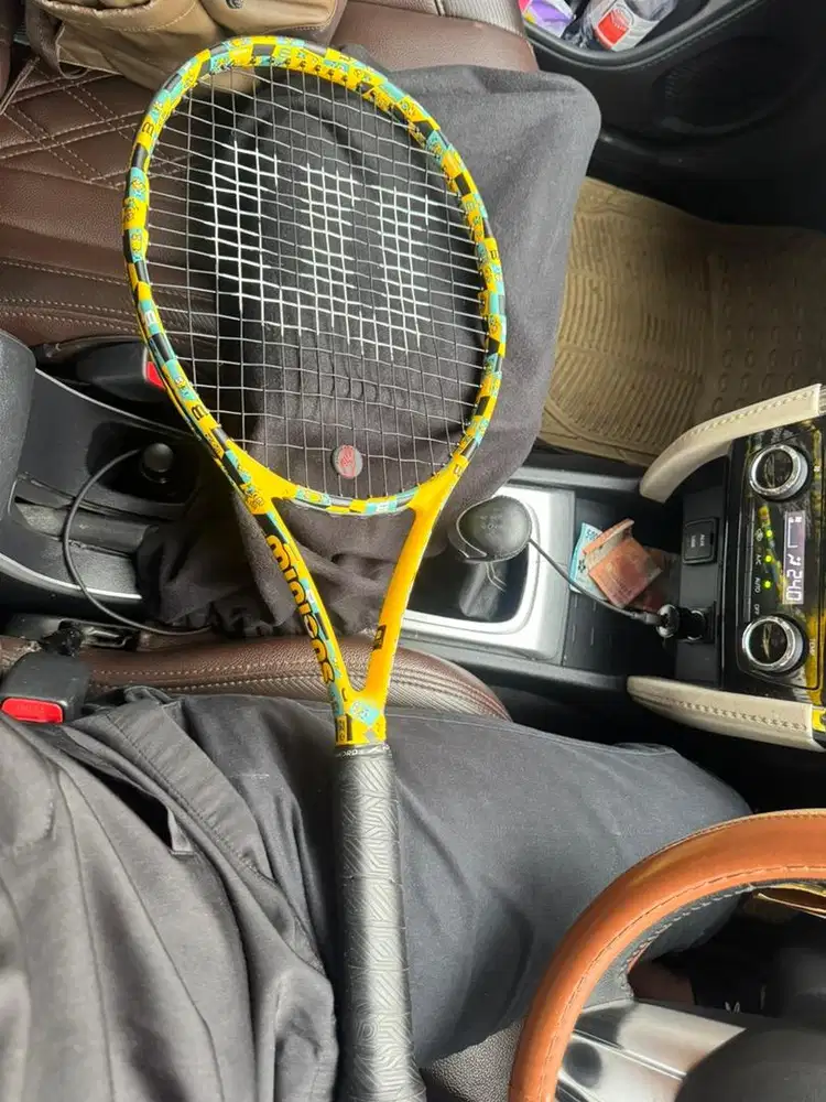 raket tennis wilson x minions
