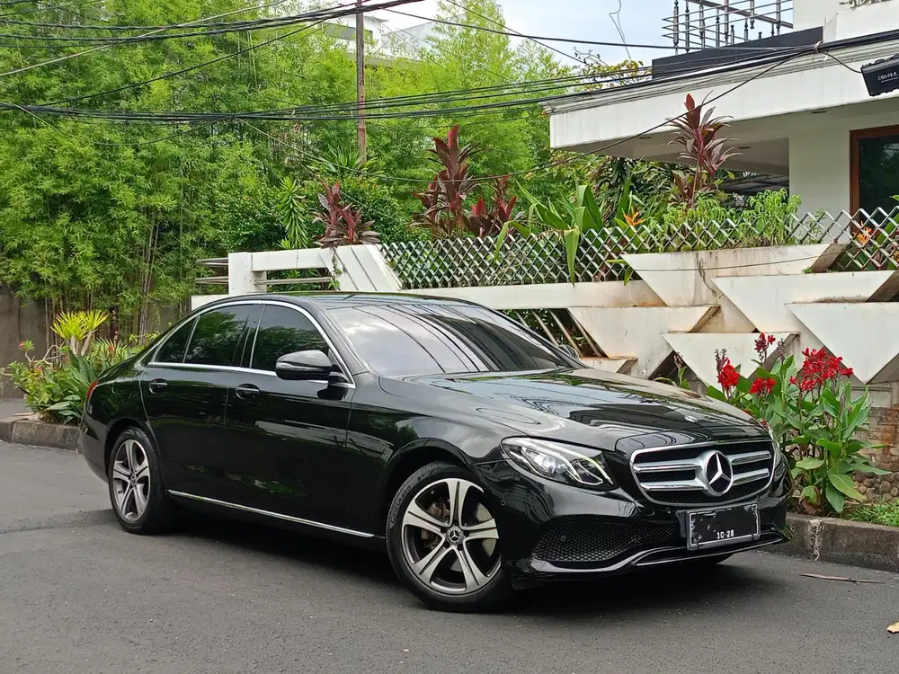 Mercedes Benz E200 2018 Bensin