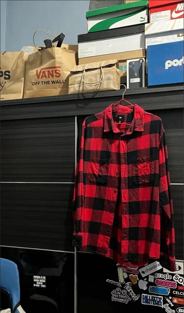 Kemeja flanel motif kotak merah H&M unisex