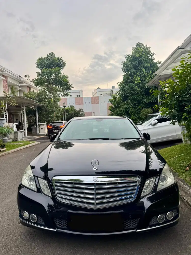 Mercedes-Benz E250 2011 Bensin