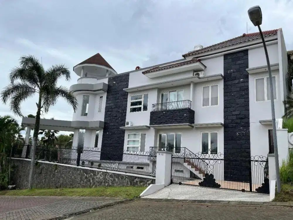 Rumah mewah Perumahan Villa Puncak Tidar Kota Malang