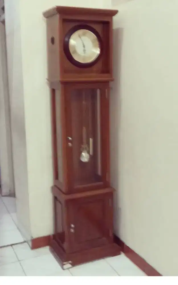 Lemari jam dinding kayu jati