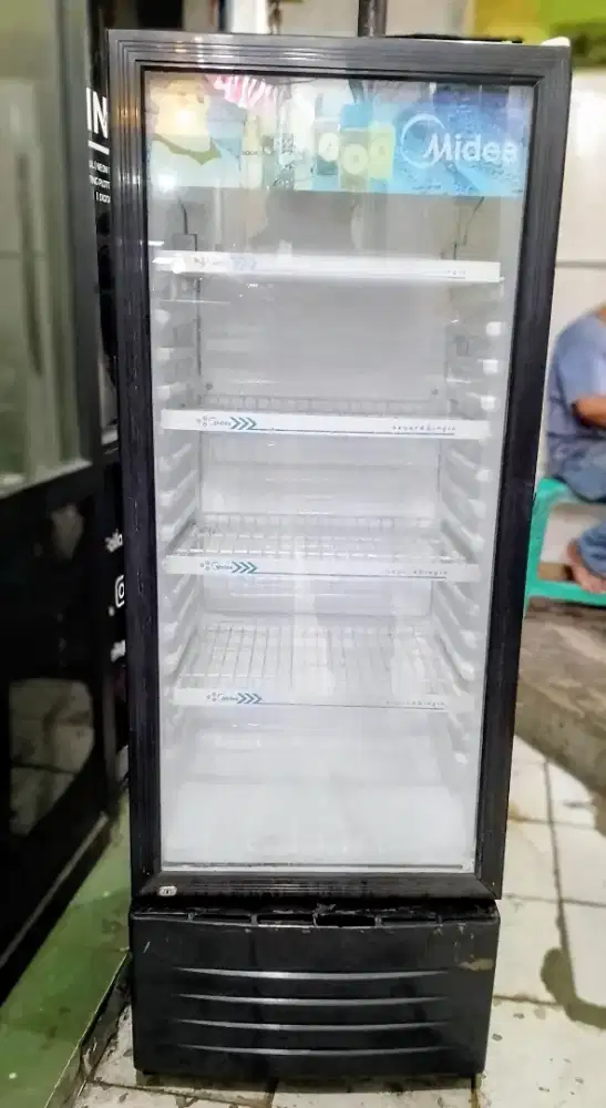 Showcase / Chiller Midea 4 rak