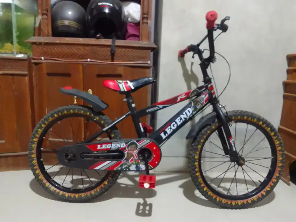 Sepeda anak 18, untuk usia 6 tahun