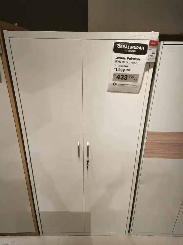 Lemari Pakaian Metal Murah