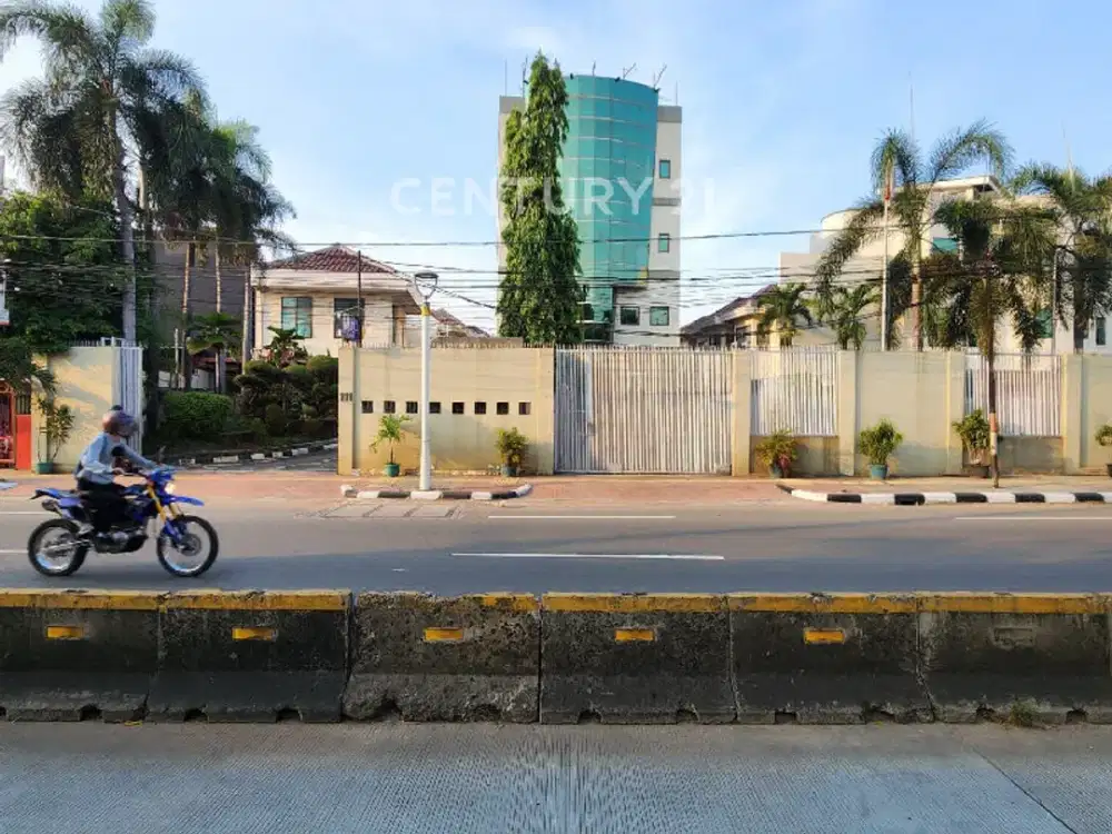 Hotel, Kantor Dan Town House SATU  KOMPLEK.