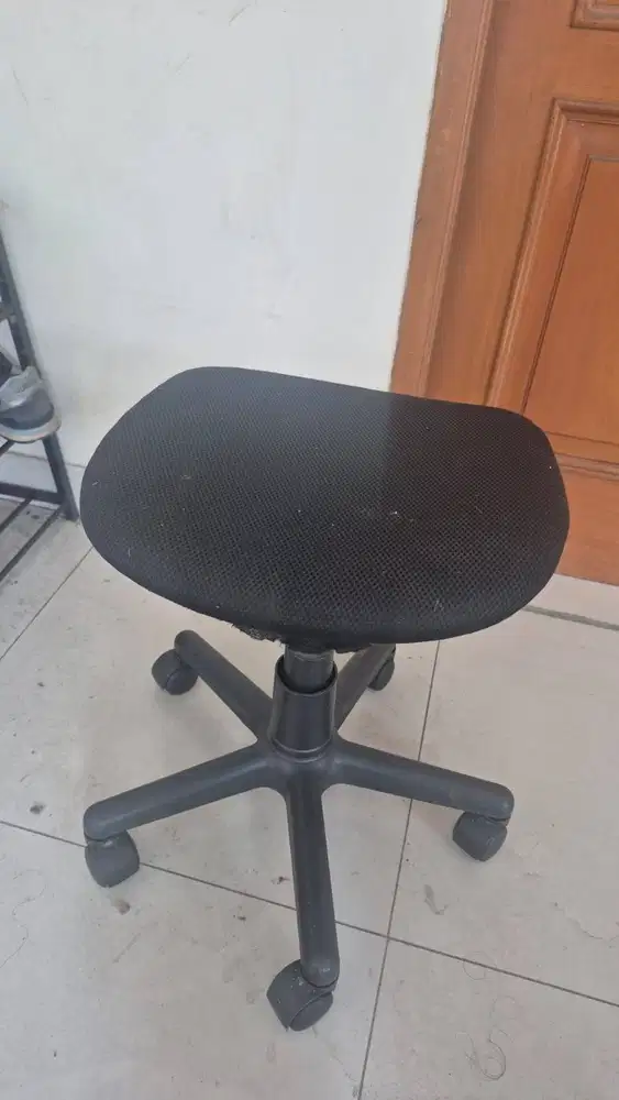 Dijual: Bangku Torso Office Chair – Warna Hitam (3 Unit)