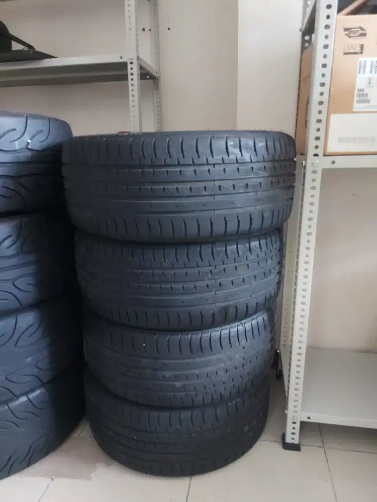 Ban accelera 225/40 R19