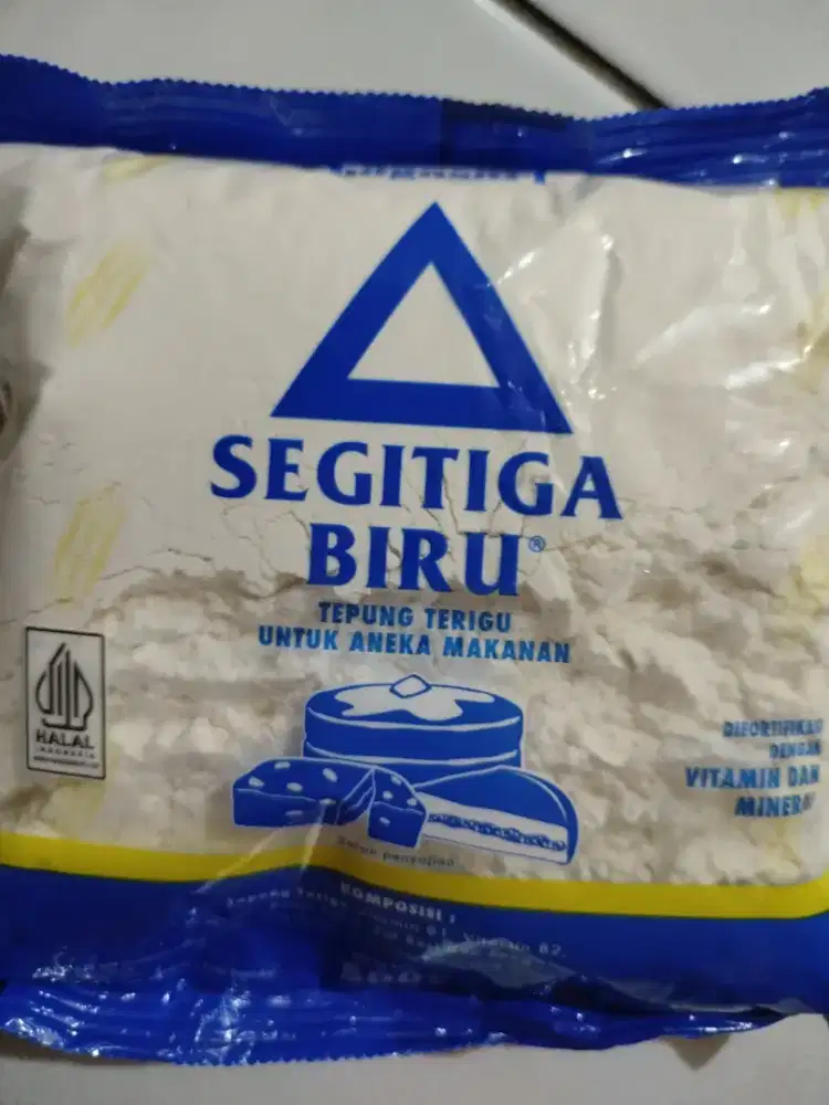 Tepung Terigu SEGITIGA BIRU 500gram