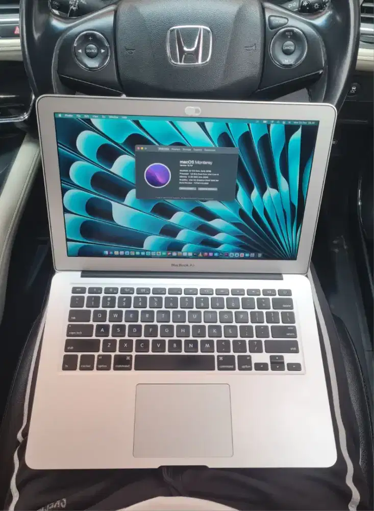 MACBOOK AIR 13 inch RAM 8GB/128GB iBox 2015
Update MacOS MONTEREY 2024