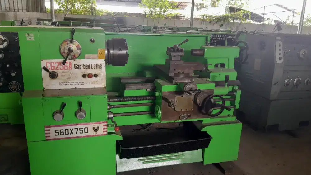 Mesin Bubut C6256A 750mm