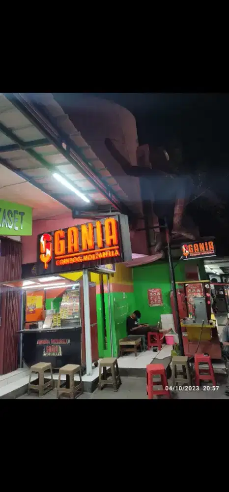 Lowongan freelance jaga booth dan masak Corndog Mozzarella Gania