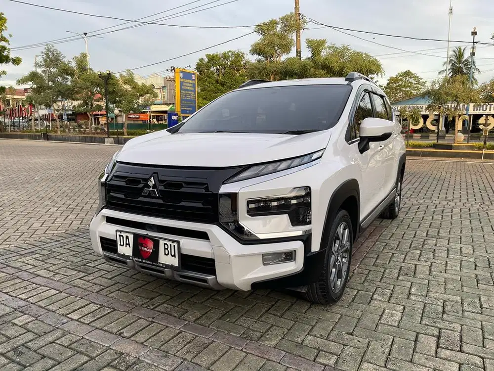 Mitsubishi New Xpander 1.5 Cross Plus Premium Package Matic 2023